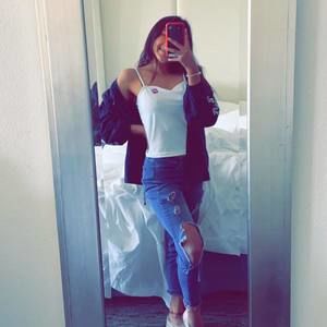 Meet your Posher, Mia